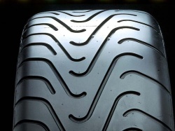 255/40 R 18 Pirelli PZERO ROSSO DIREZIONALE 95Y nyári